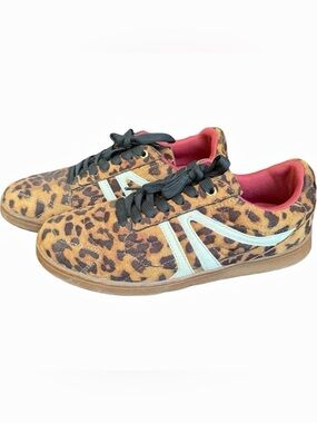 Steve Madden Madrid Leopard Print Fold Over Tongue Sneakers WMS 8
